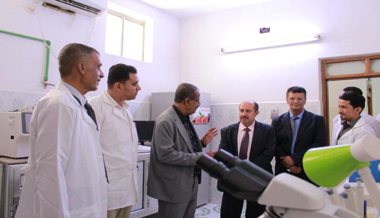 نائب وزير الشؤون الاجتماعية والعمل يتفقد اللجنة التحكيمية العمالية بفرع الوزارة في وادي حضرموت