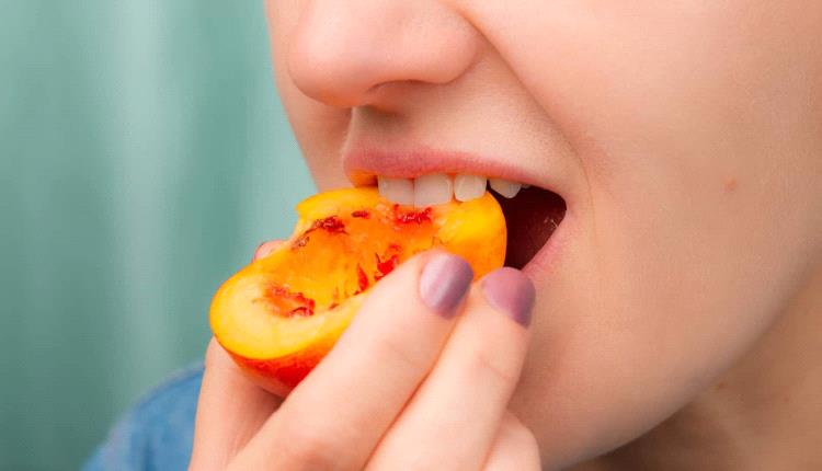 للحصول على الطاقة.. إليك أفضل وقت لتناول الخوخ
