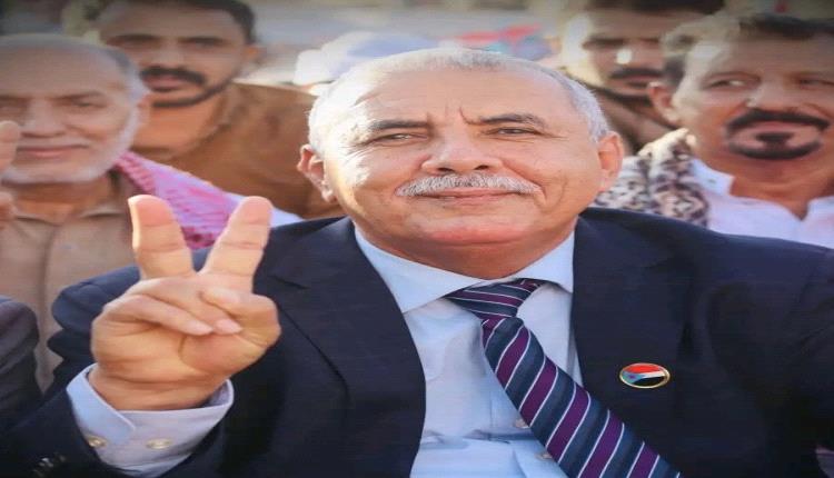 “أريد أبي”.. محمد يحيى غالب يطالب السعودية بإعادة وفد الانتقالي إلى عدن بعد عودة وفد الحو.ثـ.يين