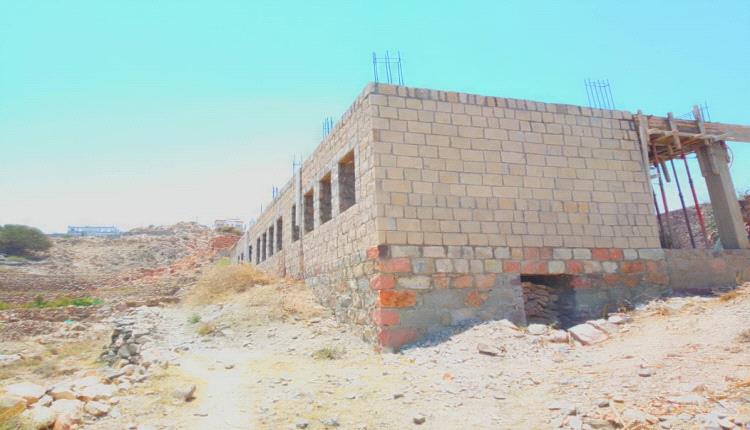 بعد أكثر من 25 عامًا من التعثر.. مدرسة جرمل بجبل القضاة تدخل مرحلة الاستكمال بجهود السلطة المحلية في الشعيب