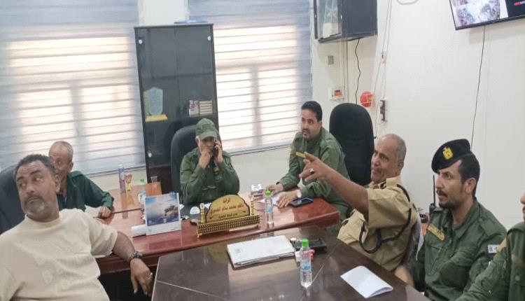 لقاء أمني موسع يناقش تعزيز التنسيق الميداني وتبادل المعلومات لضبط المطلوبين في مديرية المنصورة
