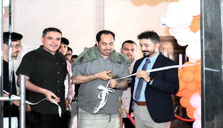 وزير الشباب والرياضة يدشن مشروع الصالة الرياضية بسكن بازرعة للطالب الجامعي في العاصمة عدن
