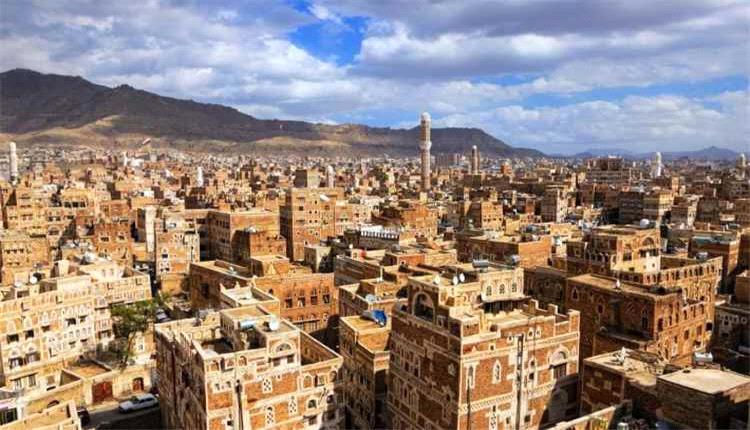 حملة حـ,ـوثية تداهم منزل شيخ قبلي بارز في صنعاء وتقتاده لجهة مجهولة