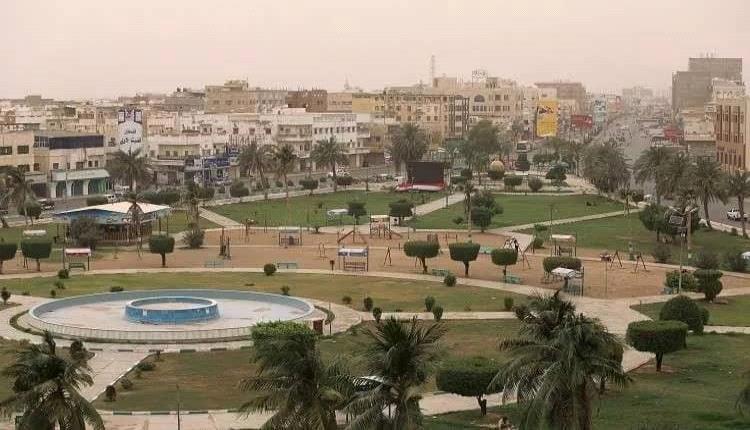 سياسات النهب تثير السخط.. قيادي موالٍ ينتقد الجبايات الحـ.ـوثية بالحديدة