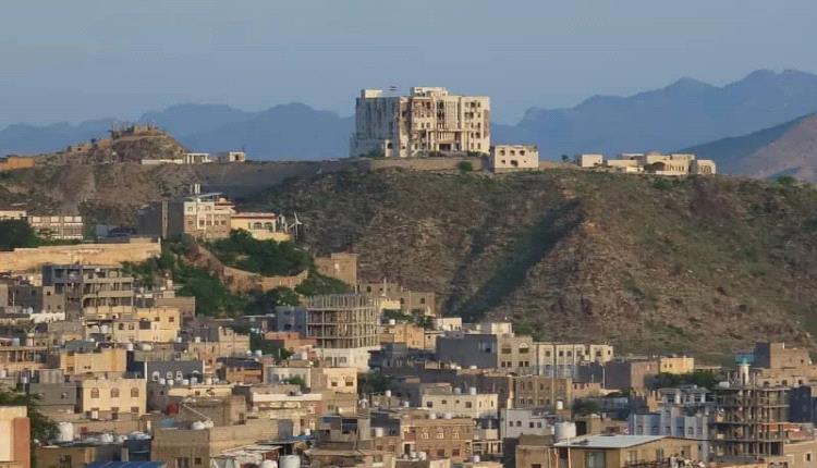  الحو.ثي يستهدف المجمع القضائي في تعز
