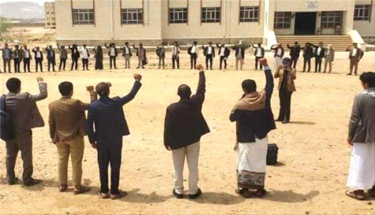 الحو.ثيون يكثّفون عسكرة الجامعات والتعبئة بين الطلاب