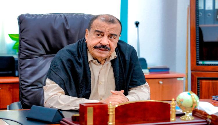 زلزال سياسي في حضرموت: اللواء بن بريك يعلق عضويته بالمجلس التنسيقي ويفجر مفاجأة "المكاشفة"!
