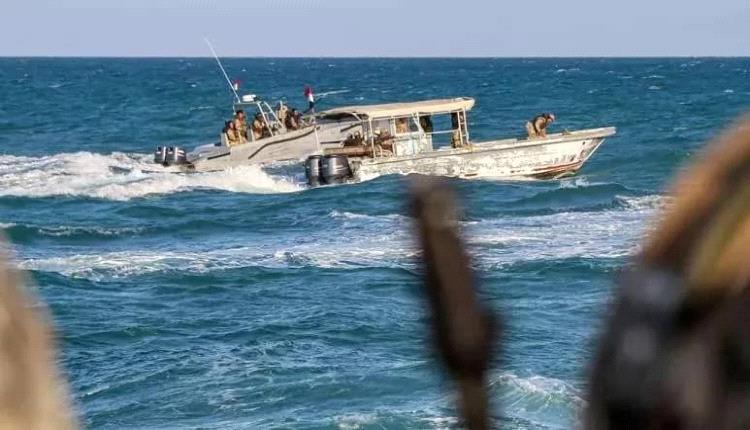 تحليل: باب المندب يتحول إلى "برميل بارود" وواشنطن ترفع الجاهزية