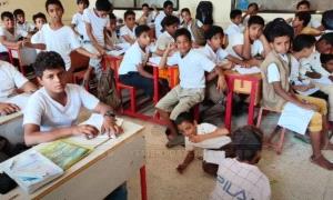 معلمو أبين يدعون المحافظ إلى قبول استقالة مدير مكتب التربية وإجراء تغييرات في الإدارات التربوية