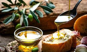 4 ملاعق يومياً.. دراسة تكشف تأثير زيت الزيتون في صحة القلب