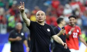 بعد إنجاز المونديال: "بند" يعرقل تجديد عقد حسام حسن مع منتخب مصر.. ومحمد صلاح يفاجئه أمام الرئيس عبدالفتاح السيسي