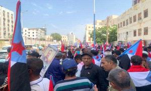 طوفان الجنوب .. تصعيد شعبي يجدد التفويض للرئيس الزُبيدي ويرفض تحركات الوصاية
