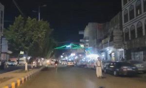 صنعاء.. حمود عُباد يضيء شوارع صنعاء بمناقصات وهمية على ورق بملايي..