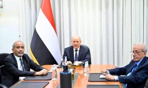 العليمي يعرض على الحو.ثيين إعادة وفدهم من طهران إلى صنعاء بطيران اليمنية