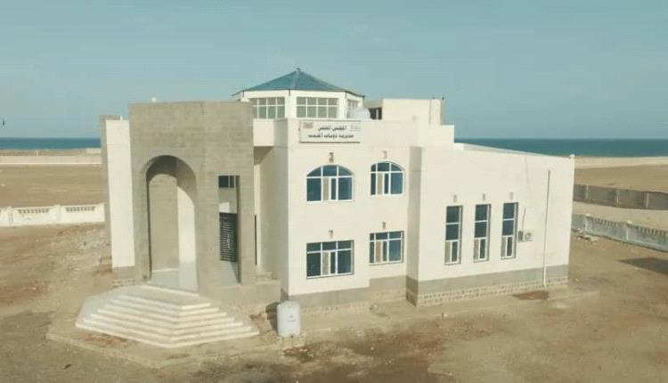 مبنى "ذو باب" والشهيدة افتهان.. نفاق إخوان تعز حول المقرات الحكومية