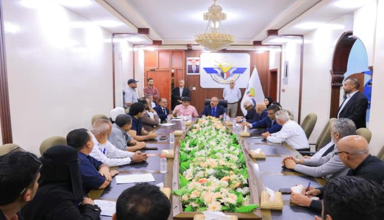 وزير النقل يتفقد مستوى الانضباط الوظيفي في هيئة النقل البري والمؤسسة المحلية للنقل البري وهيئة الطيران المدني والأرصاد 
