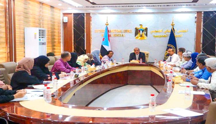 الانتقالي يحمل حكومة الأمر الواقع مسؤولية تفاقم الأزمات المعيشية في الجنوب