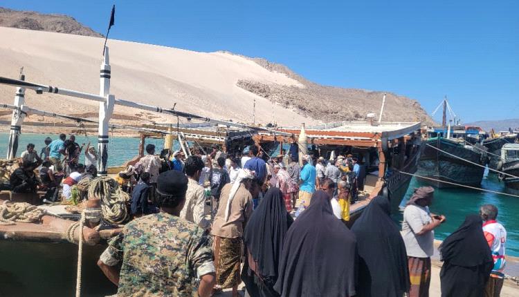 بين الموت غرقاً... والموت حصراً: سقطرى تختار المغامرة
