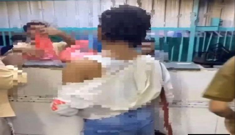 القبض على شاب منحرف أخلاقيا في المكلا ومخاوف من فتح مراكز إيواء لجنسه في حضرموت (صورة فاضحة)
