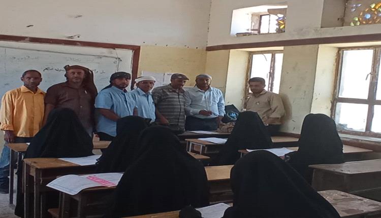 مندوب وزاري بالضالع يزور مركز الامتحانات في ثانوية الفقيد الحكم بالشعيب 
