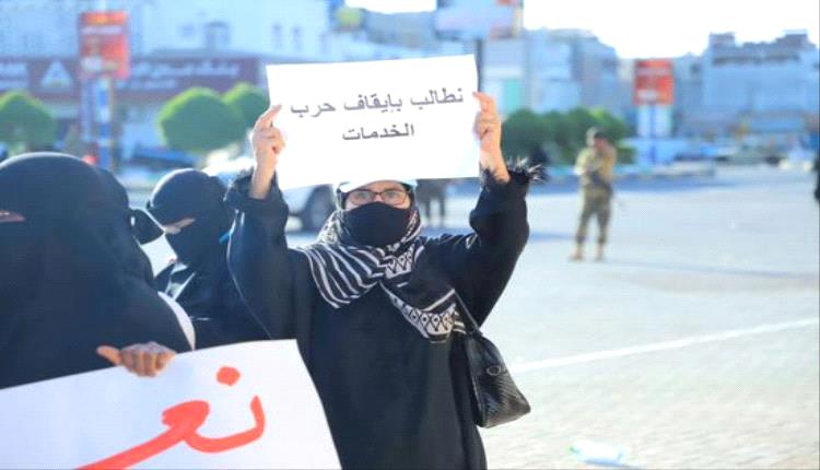 تصاعد الأزمات يثير تساؤلات حول طبيعتها.. ومخاوف من توظيفها سياسياً
