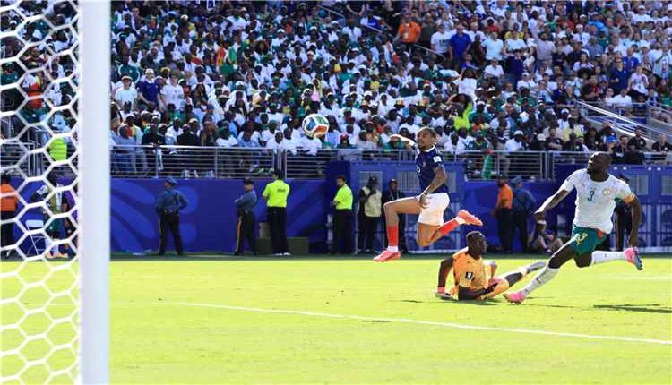 فوز ثمين لمنتخب فرنسا على منتخب السنغال بثلاثية مقابل هدف وحيد في مستهل مشوارها في مونديال 