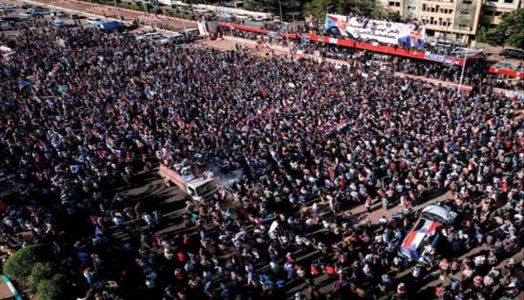 مليونية "رفض الوصاية ومناهضة الاحتلال".. الجنوب يبعث رسالة سياسية حاسمة من عدن وحضرموت