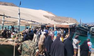 بين الموت غرقاً... والموت حصراً: سقطرى تختار المغامرة
