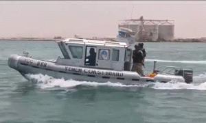 خفر السواحل اليمني ينقذ 22 شخصاً بعد تعطل قارب قبالة سواحل المهرة