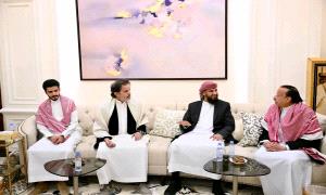 المحرّمي يقدّم واجب العزاء لأسرة الرئيس السابق عبدربه منصور هادي