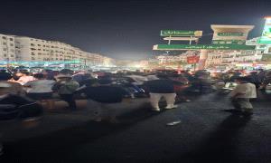 بين جحيم الصيف وصمت الرئاسي.. "ثورة الفرشان" تقود انتفاضة الغضب في المعلا