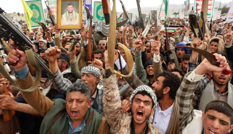 بين التضامن والصمت العملياتي… "ترقب حذر" للحو.ثيين بعد ضرب إيران