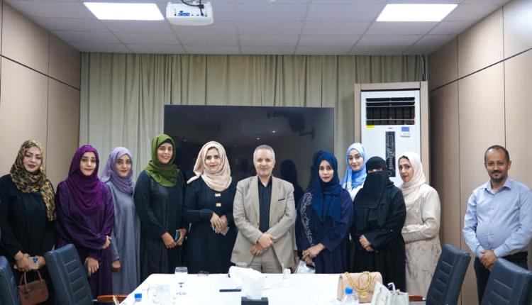 وزير الشؤون الاجتماعية والعمل يلتقي نخبة من النساء الفاعلات في ال..