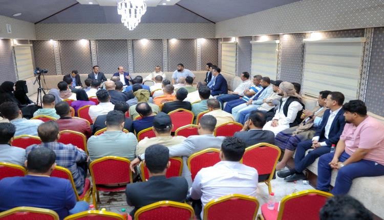 رئيس الوزراء يؤكد ان العلاقة بين الحكومة والاعلام شراكة أصيلة في معركة الوعي وبناء الدولة