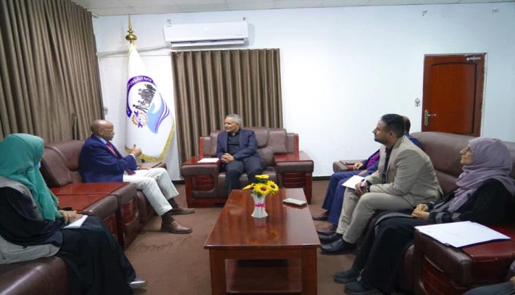 وزير الشؤون الاجتماعية والعمل يلتقي نائب الممثل المقيم لصندوق الأ..