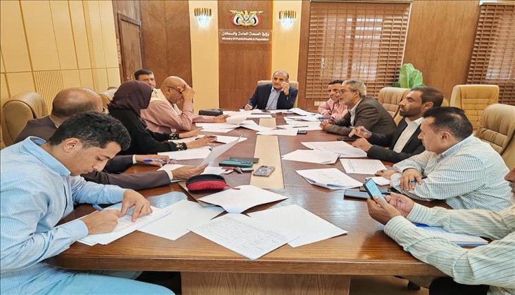 وزير الصحة يترأس اجتماع للفريق التأسيسي لصندوق الصحة