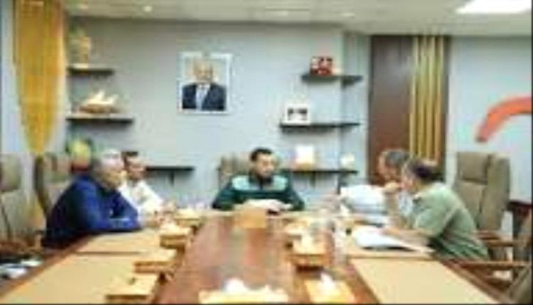 محافظ عدن يستعرض مشروع المنطقة الصناعية في العلم