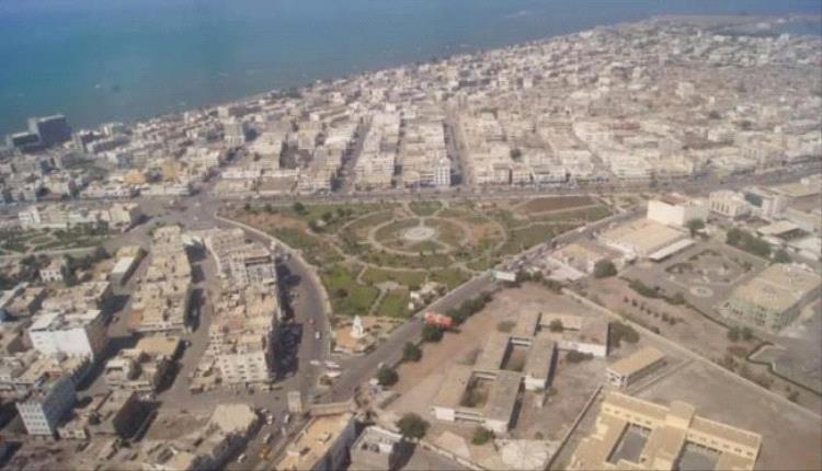 ضريبة الزكاة تجبر ملاك العقارات في الحديدة على بيع منازلهم المغلقة