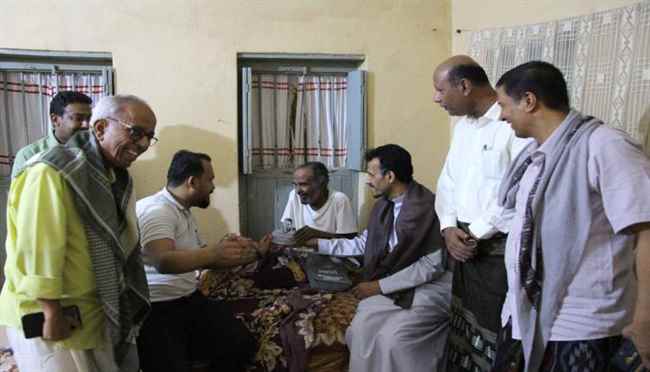 الوكيل الجيلاني يدشن برنامج الزيارات الميدانية لتكريم الرياضيين القدامى بمدينة المكلا