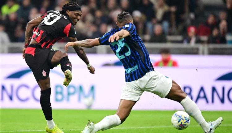 ميلان يقضي على إنتر ويشعل الصراع على لقب 