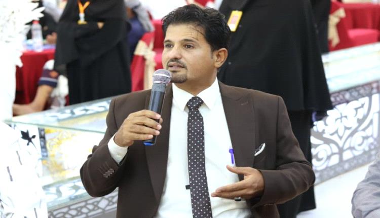 مكتب إعلام أحور يهنئ الدكتور ياسر باعزب بمناسبة منحه لقب أستاذ مشارك في كلية الإعلام جامعة عدن