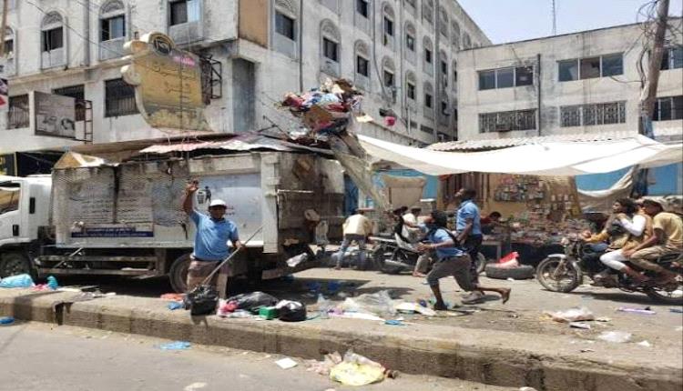 أزمة نظافة في تعز.. النفايات تتكدس والإضراب يتصاعد