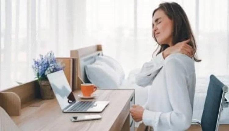 أطباء الأعصاب يحذرون: دماغك يحتاج “إجازة حقيقية” من الشاشات والعمل المتواصل