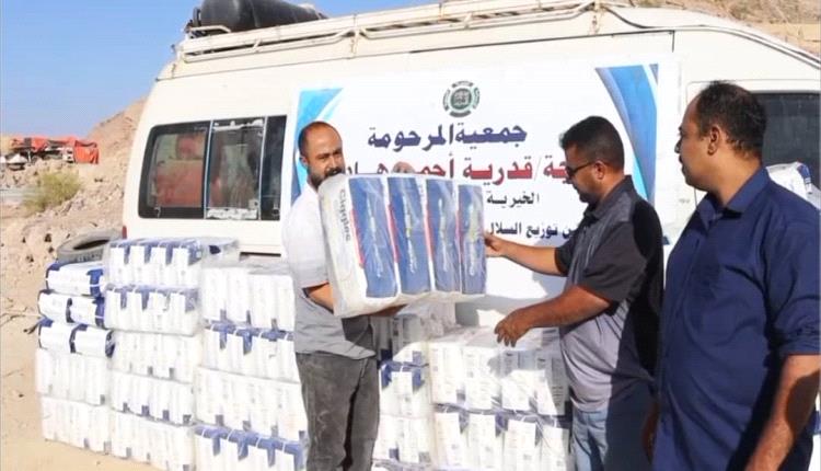 جمعية الحاجة قدرية الخيرية توزع العشرات من أكياس الحفاظات لكبار السن