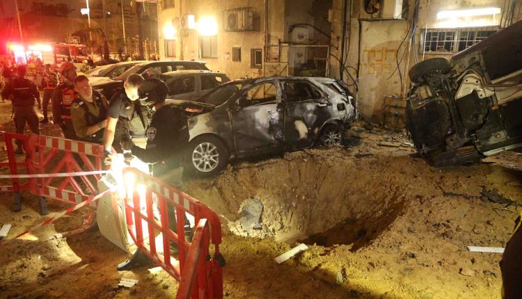 صـ.ـواريخ إيرانية تستهدف مناطق في وسط وجنوب إسرائيل