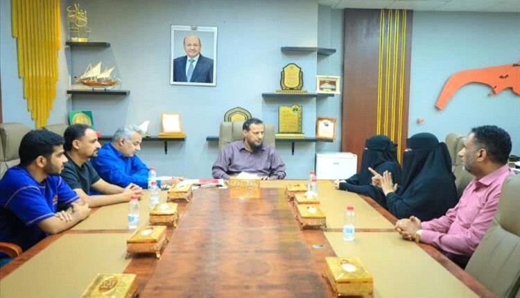 محافظ عدن يبحث دعم جمعية رعاية وتأهيل الصم وتعزيز تمكين ذوي الهمم