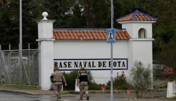 ترامب يقرر إعادة النظر بمسألة بقاء القواعد الأمريكية في إسبانيا