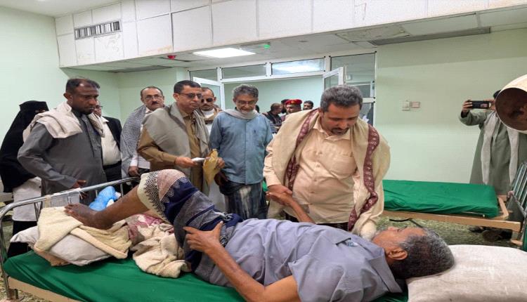 محافظ لحج الحالمي يؤدي صلاة العيد بالعاصمة الحوطة ويزور مستشفى ابن خلدون"صور"