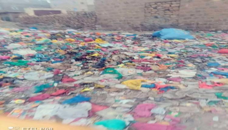 تكدس النفايات بتعز .. يثير استياء الأهالي وتساؤلات حول أداء إدارة النظافة الجديدة