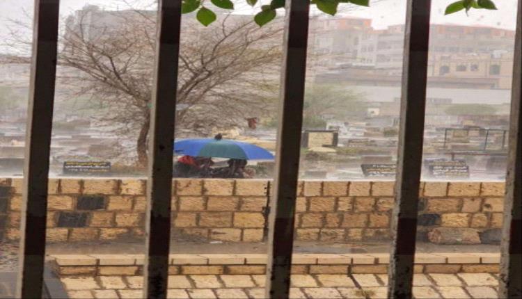 قصة صورة مؤلمة لامراة ونجلها في العيد بصنعاء